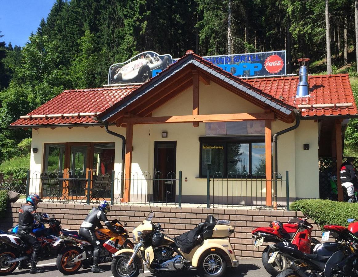 Hotel & Gasthaus Sterngrund Zella-Mehlis Dış mekan fotoğraf
